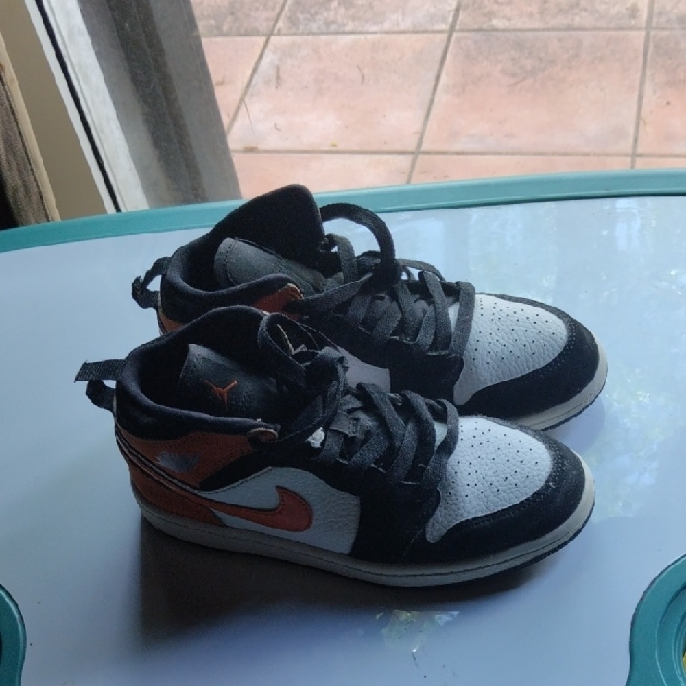 Air Jordan 1 Mid 'Shattered Backboard